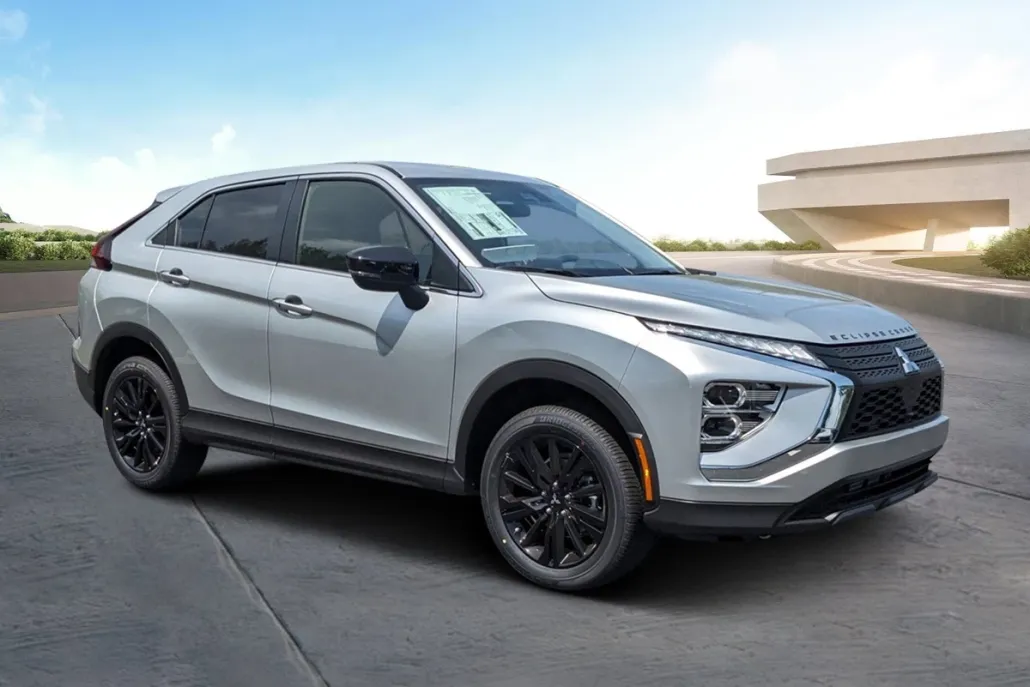 2025 Mitsubishi Eclipse Cross LE photo 1