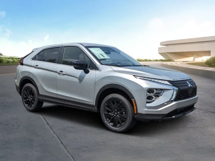 2025 Mitsubishi Eclipse Cross LE photo 1
