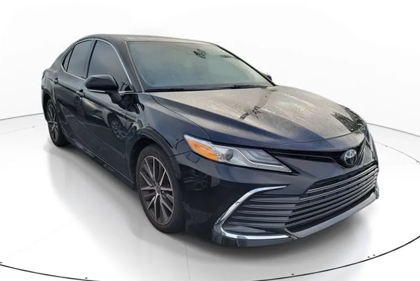 2023 Toyota Camry XLE photo 1