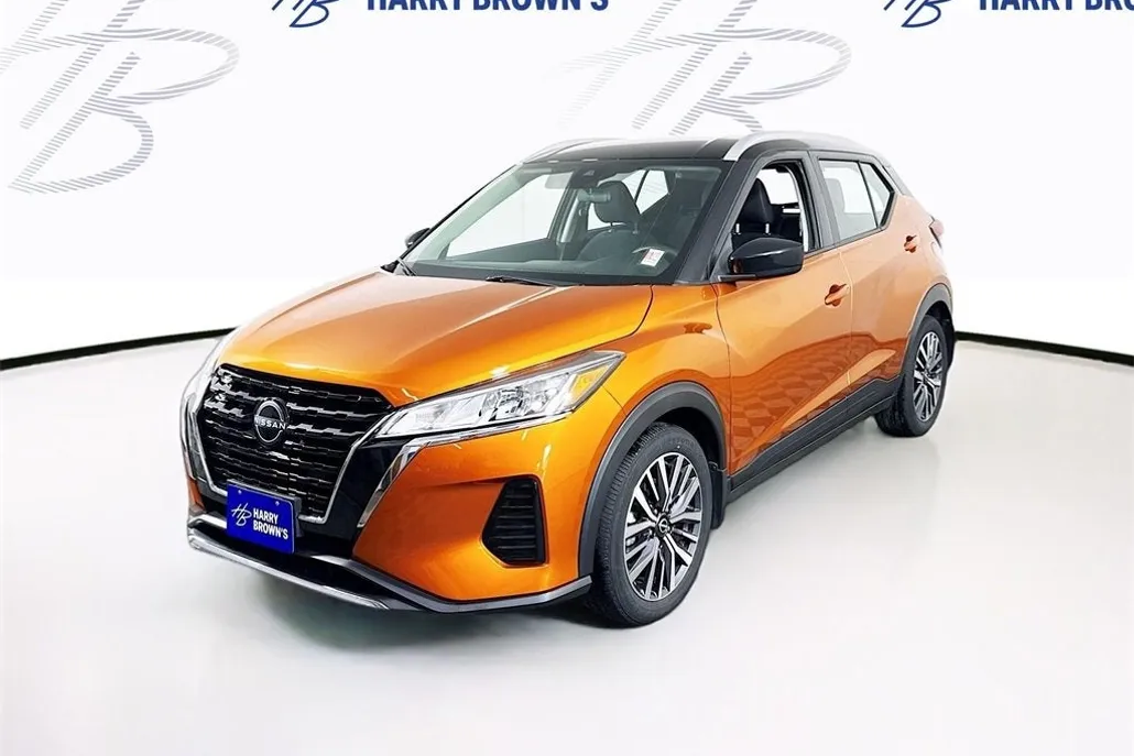 2022 Nissan Kicks SV photo 1