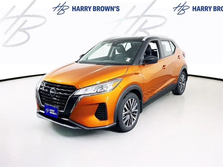 2022 Nissan Kicks SV photo 1
