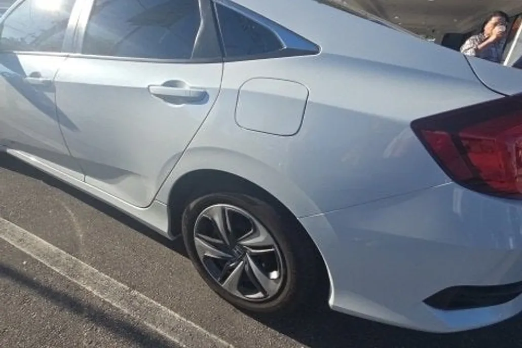 2020 Honda Civic LX photo 1