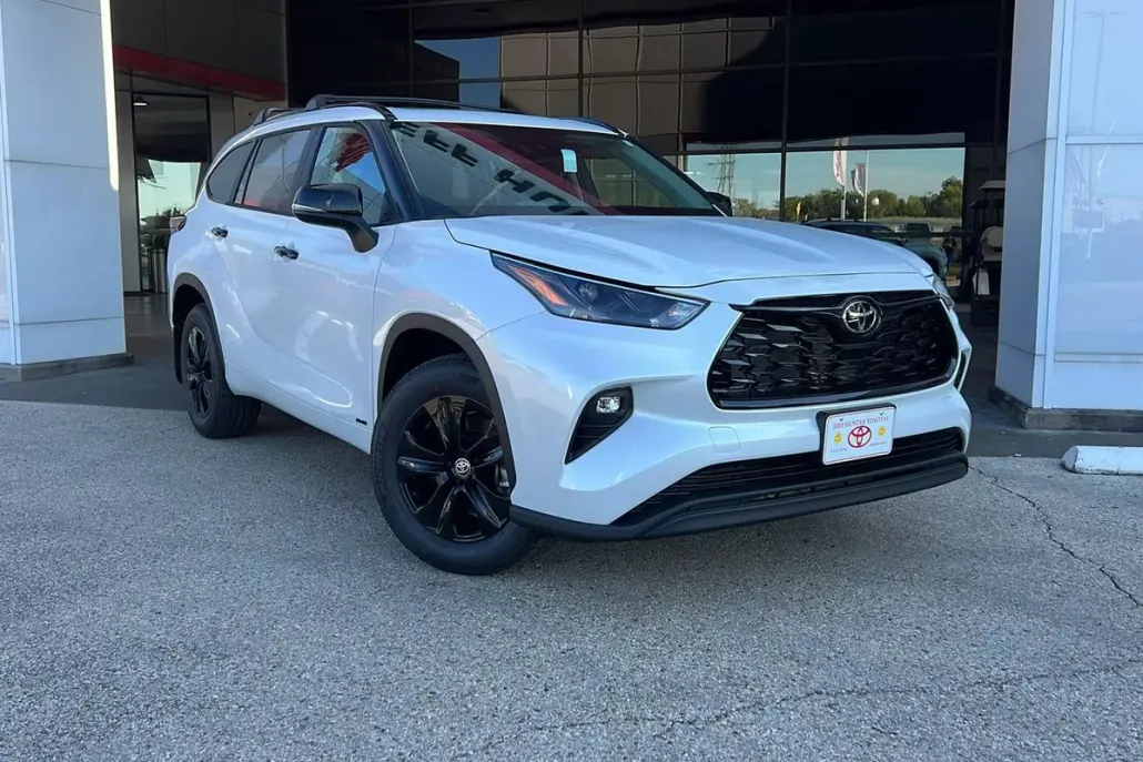 2025 Toyota Highlander Hybrid Limited photo 1