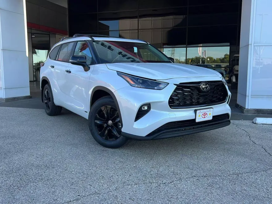 2025 Toyota Highlander Hybrid Limited photo 1