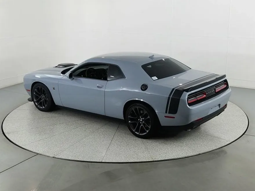 2022 Dodge Challenger R/T Scat Pack photo 13