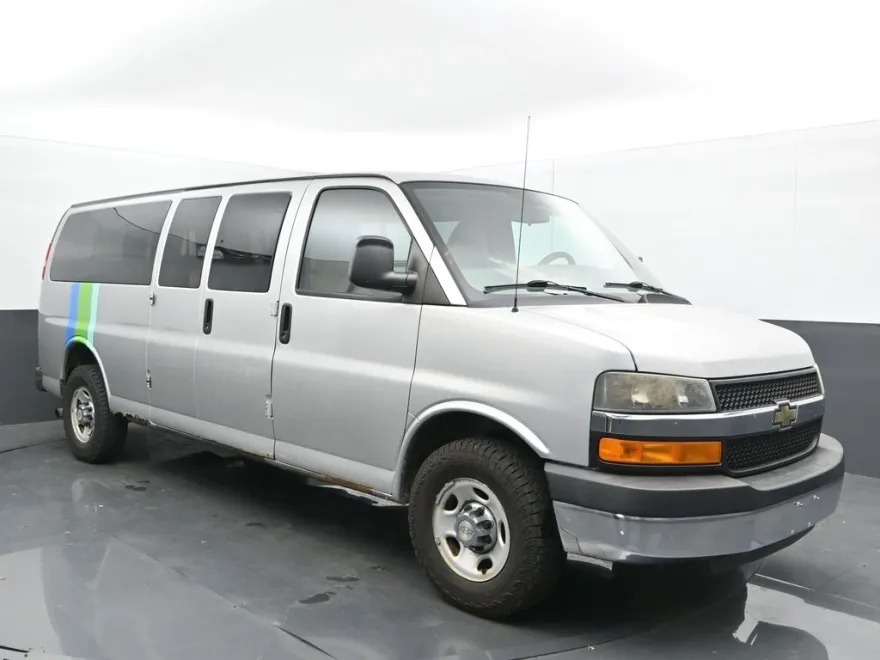 2012 Chevrolet Express 3500 LT Passenger Van photo 1