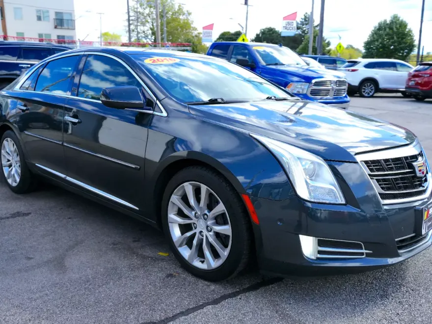 2016 Cadillac XTS Luxury photo 1