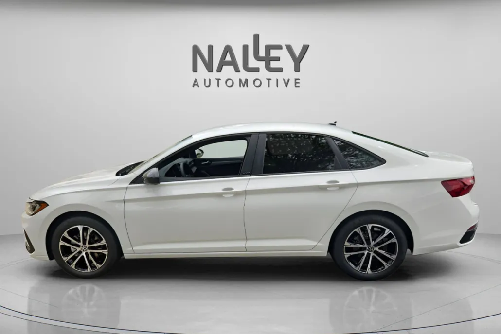 2025 Volkswagen Jetta 1.5T Sport photo 1