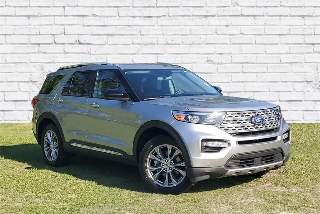 2023 Ford Explorer Limited photo 1