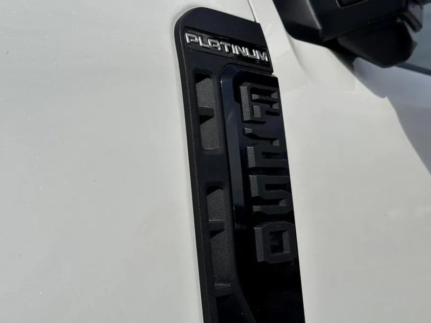 2025 Ford F-250 photo 16