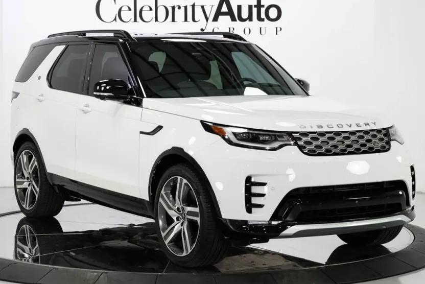 2024 Land Rover Discovery Metropolitan Edition photo 1