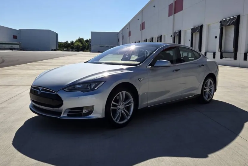 2014 Tesla Model S 60 photo 1