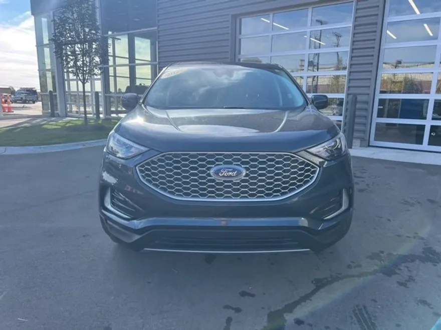 2023 Ford Edge SEL photo 1