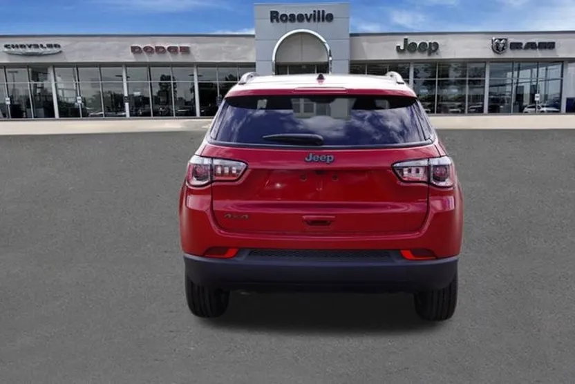 2025 Jeep Compass Latitude photo 1