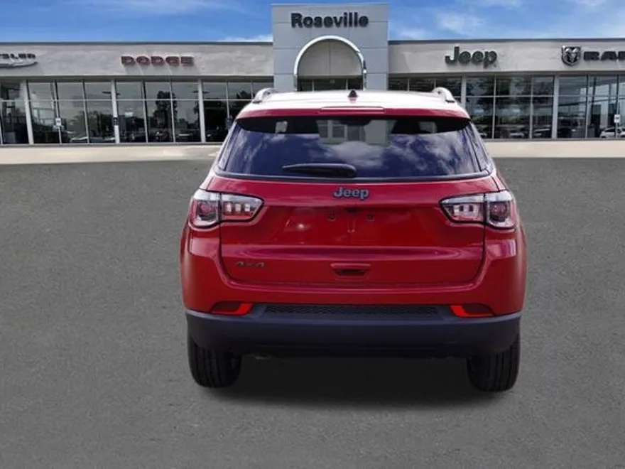 2025 Jeep Compass Latitude photo 1