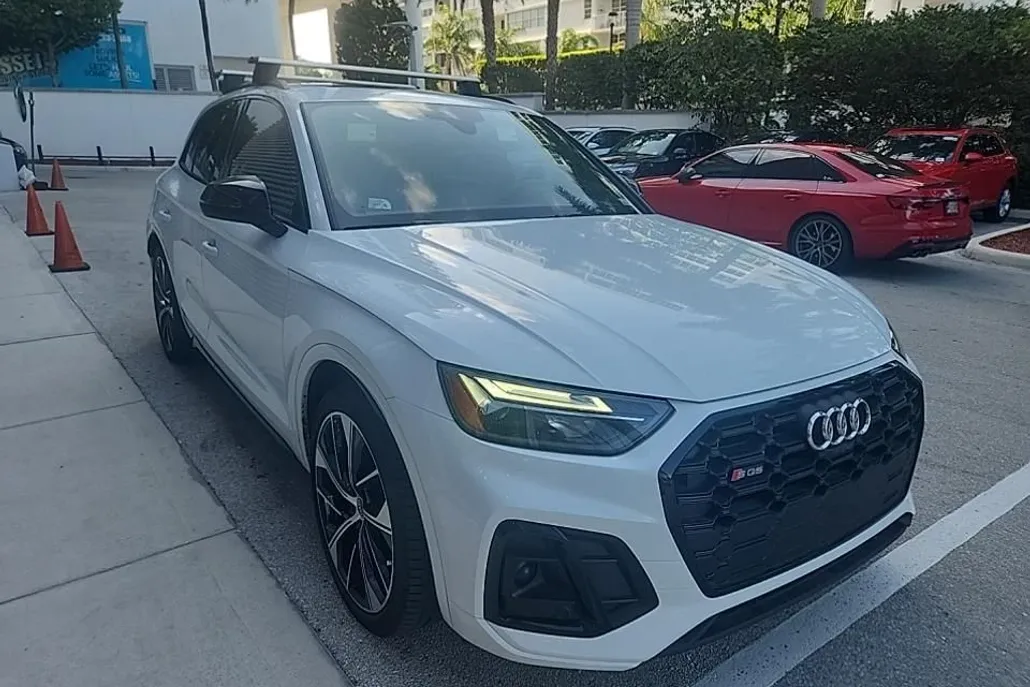 2023 Audi SQ5 Premium Plus photo 1