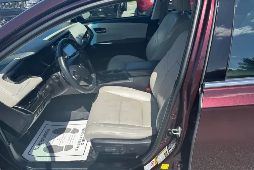 2015 Toyota Avalon XLE Touring photo 1
