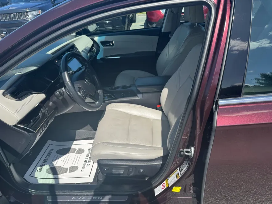 2015 Toyota Avalon XLE Touring photo 1