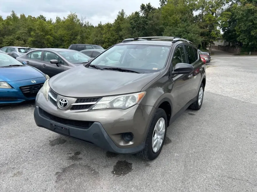 2013 Toyota RAV4 LE photo 1
