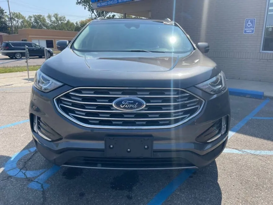 2019 Ford Edge SEL photo 1