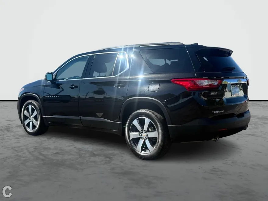 2021 Chevrolet Traverse Leather photo 1