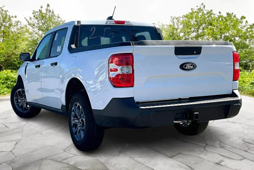 2025 Ford Maverick XLT photo 1