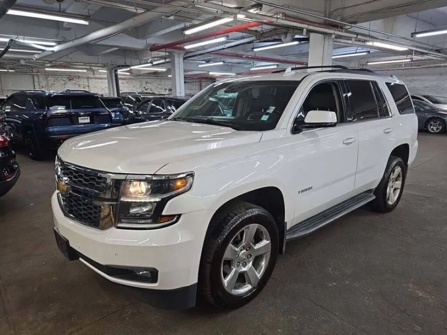 2016 Chevrolet Tahoe LT photo 1