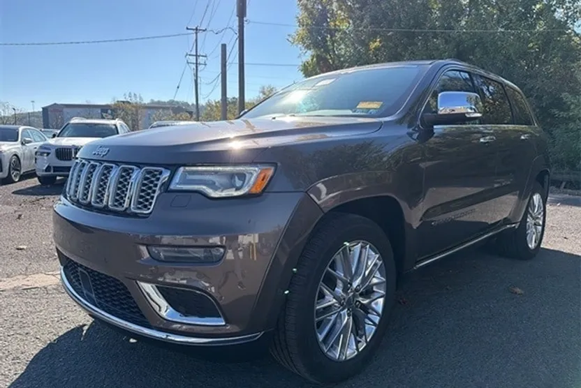 2017 Jeep Grand Cherokee Summit photo 1