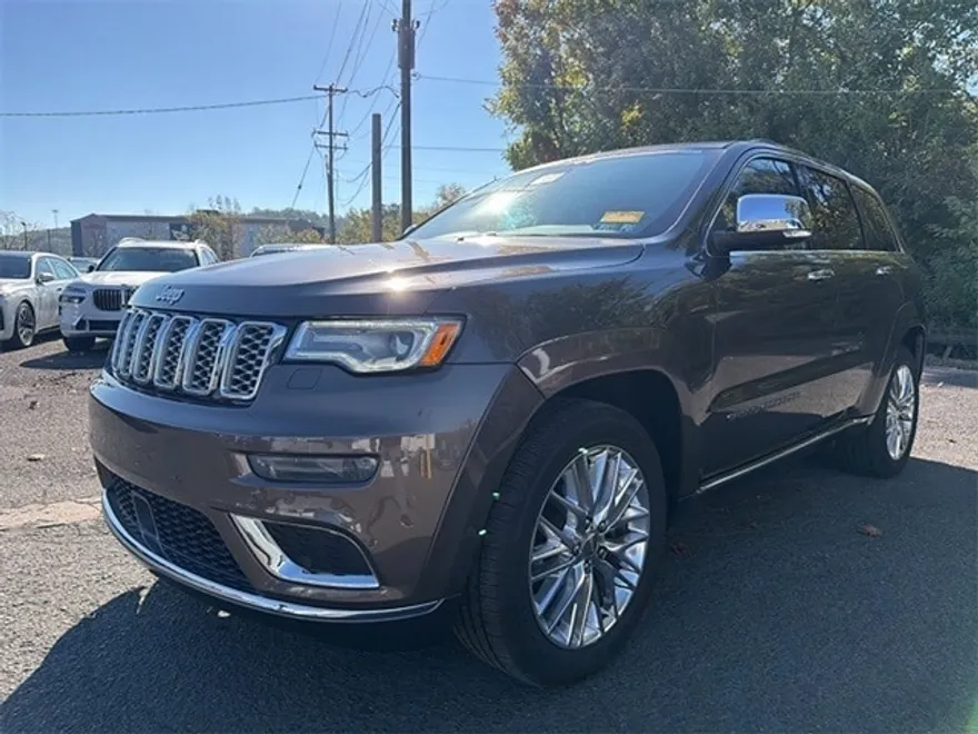 2017 Jeep Grand Cherokee Summit photo 1