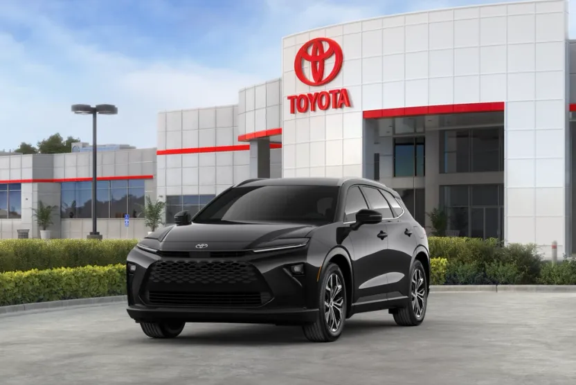 2025 Toyota Crown Signia XLE photo 1