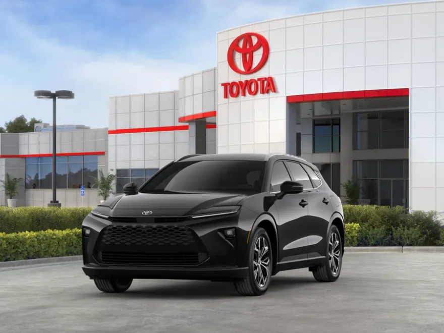 2025 Toyota Crown Signia XLE photo 1