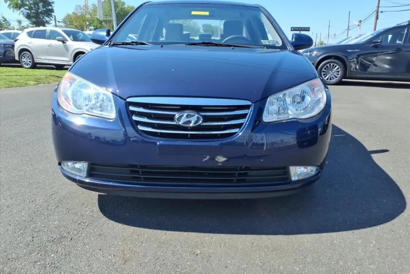 2010 Hyundai Elantra GLS photo 1