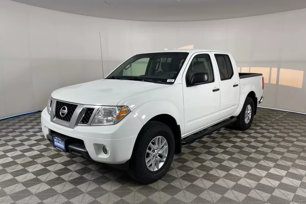 2016 Nissan Frontier SV photo 1