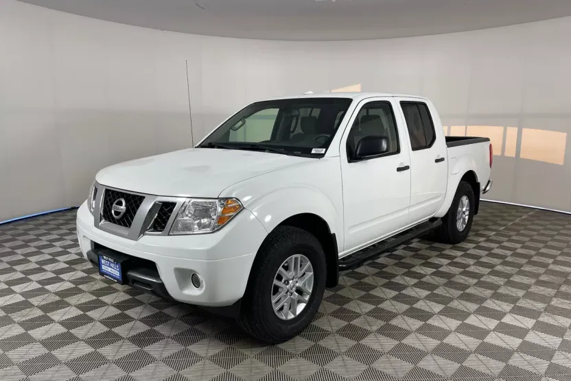 2016 Nissan Frontier SV photo 1