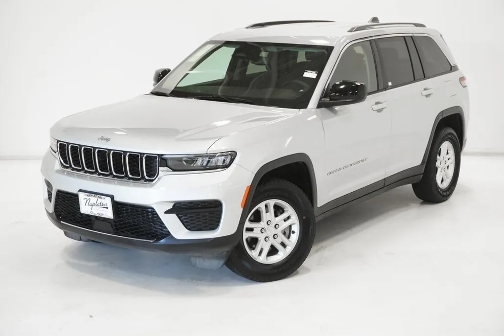 2024 Jeep Grand Cherokee Laredo photo 1