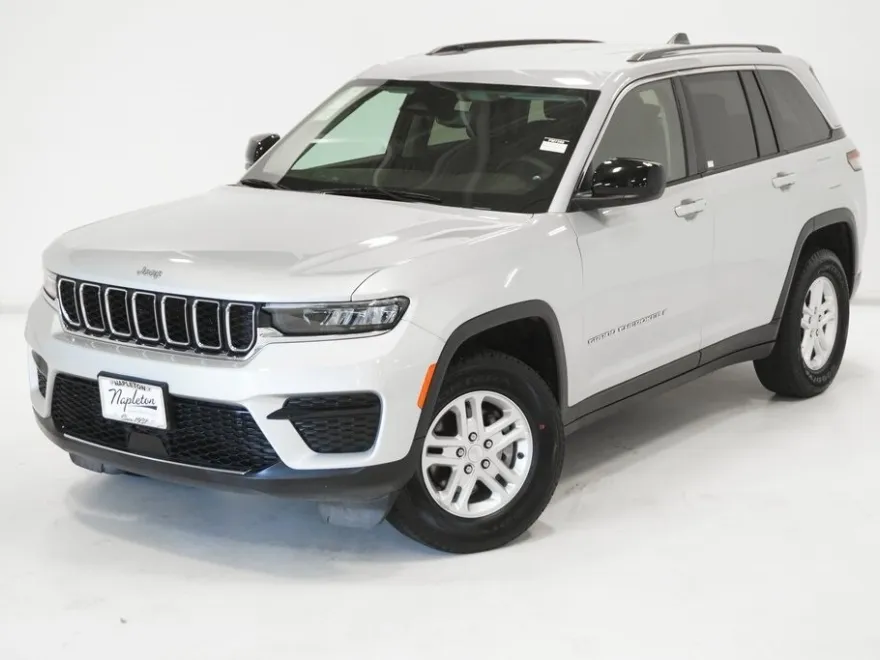 2024 Jeep Grand Cherokee Laredo photo 1