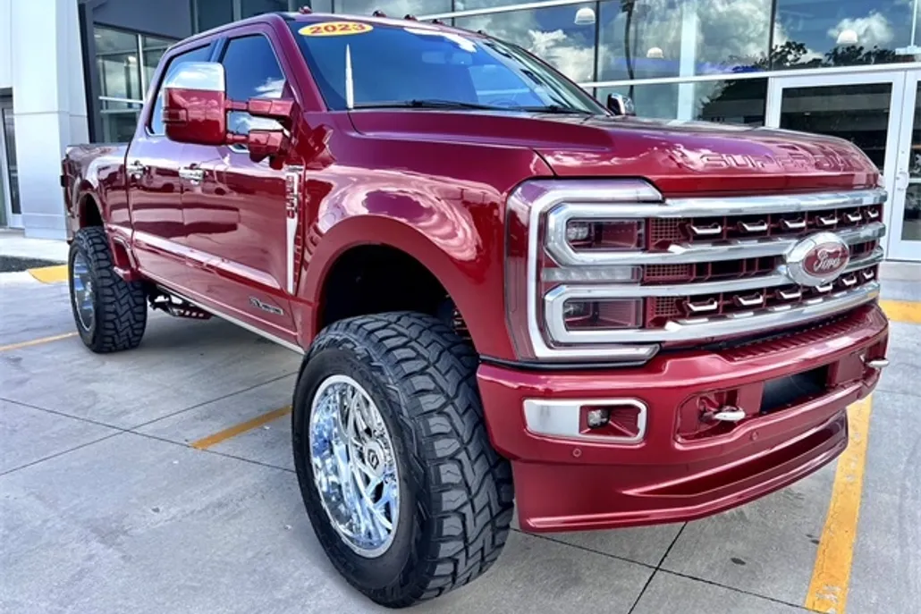 2023 Ford F-250 Platinum photo 1