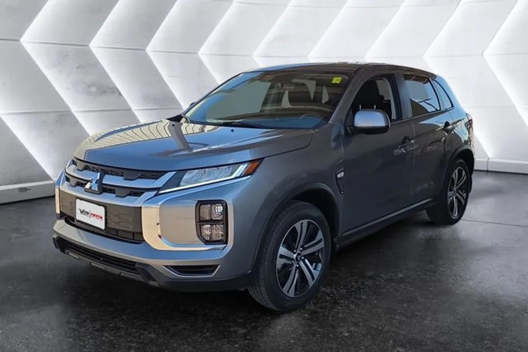 2025 Mitsubishi Outlander Sport ES photo 1