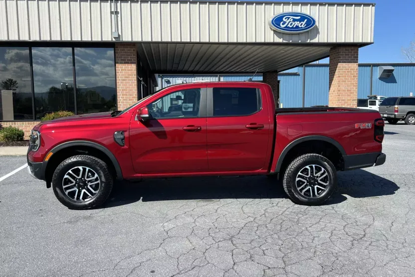 2025 Ford Ranger Lariat photo 1