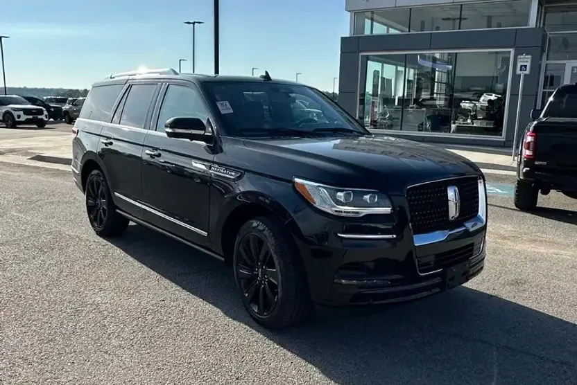 2023 Lincoln Navigator Reserve photo 1