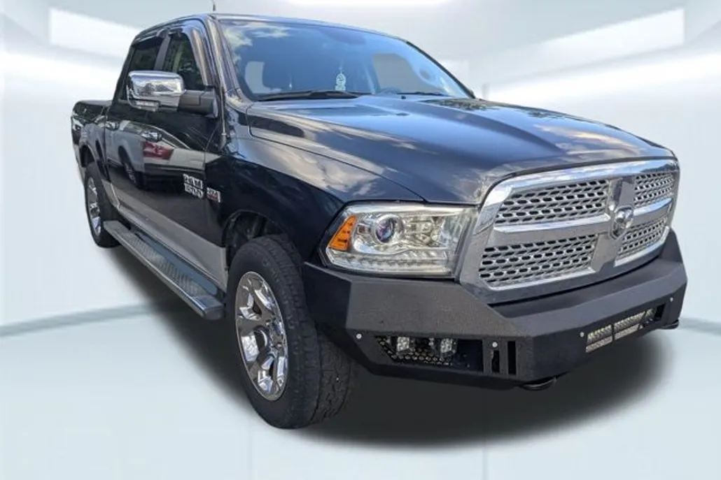2017 Ram 1500 Laramie photo 1