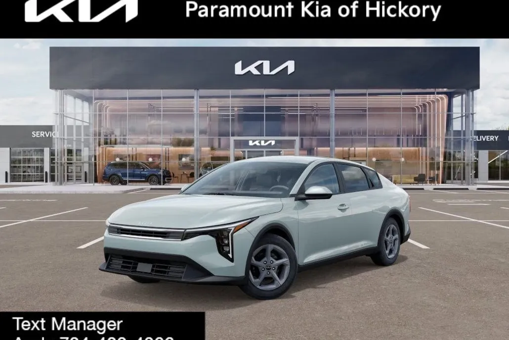2025 Kia K4 LXS photo 1