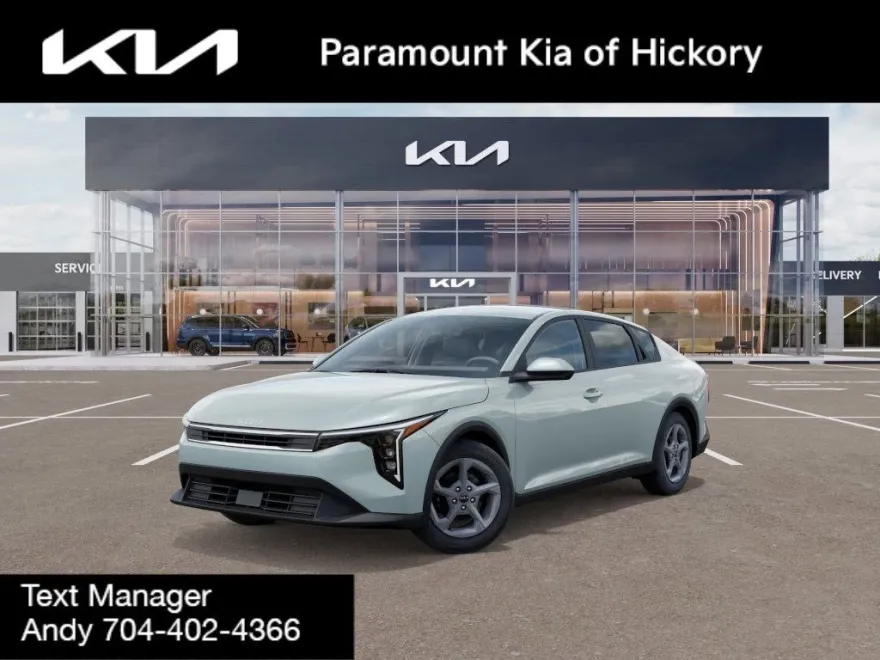 2025 Kia K4 LXS photo 1