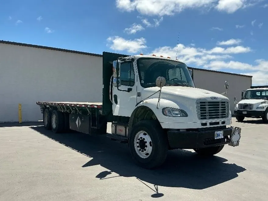 2018 Freightliner M2 106 Medium Duty photo 1