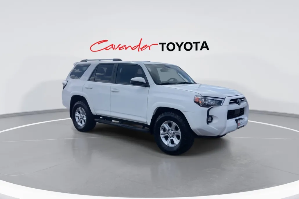 2022 Toyota 4Runner SR5 photo 1