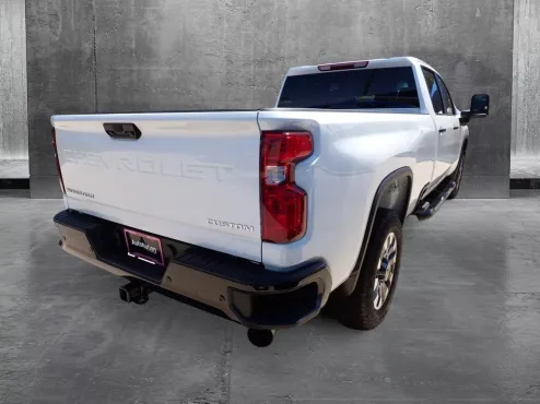 2025 Chevrolet Silverado 2500HD Custom photo 4