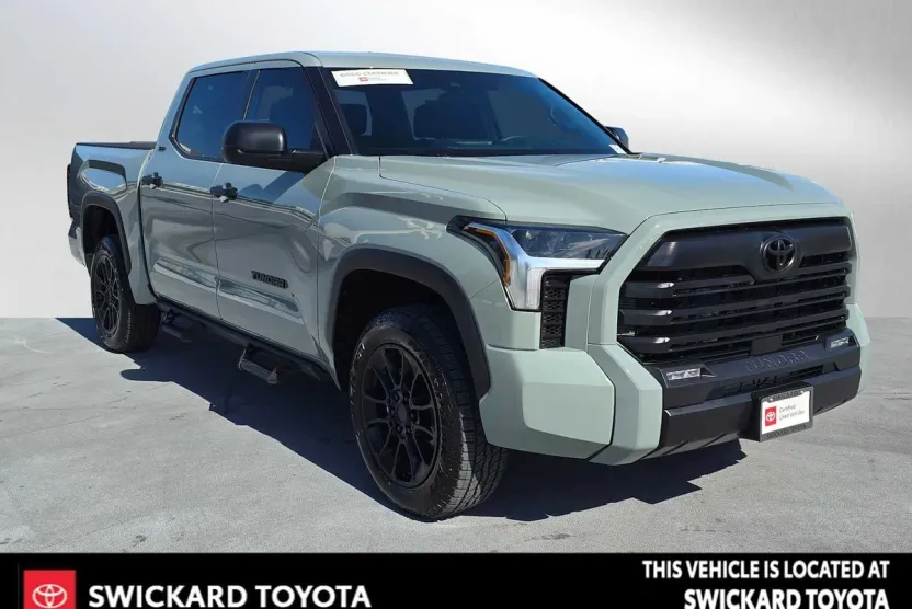 2025 Toyota Tundra SR5 CrewMax photo 1