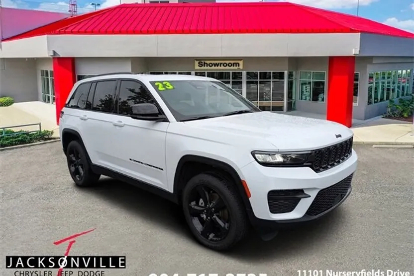 2023 Jeep Grand Cherokee Altitude photo 1