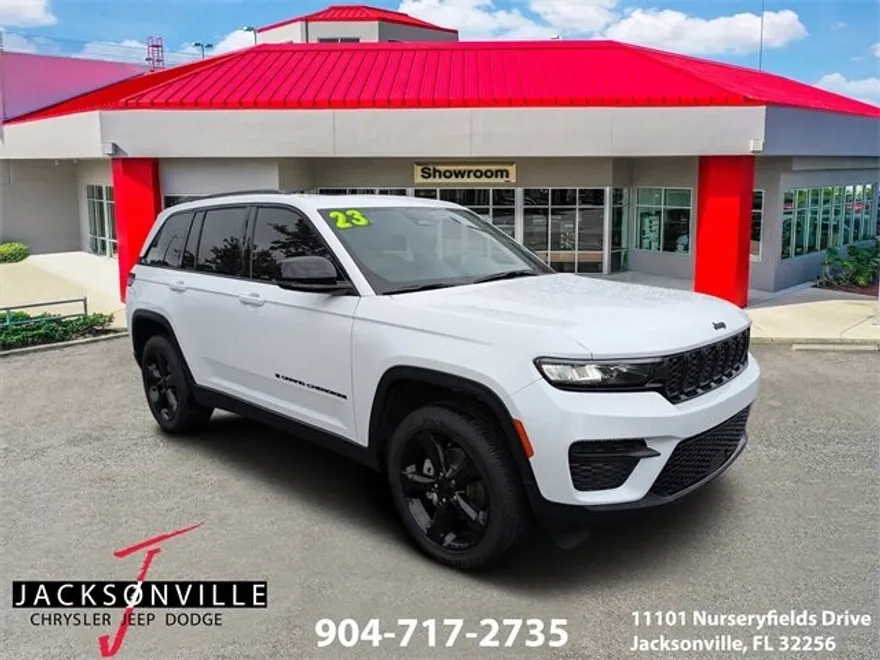 2023 Jeep Grand Cherokee Altitude photo 1