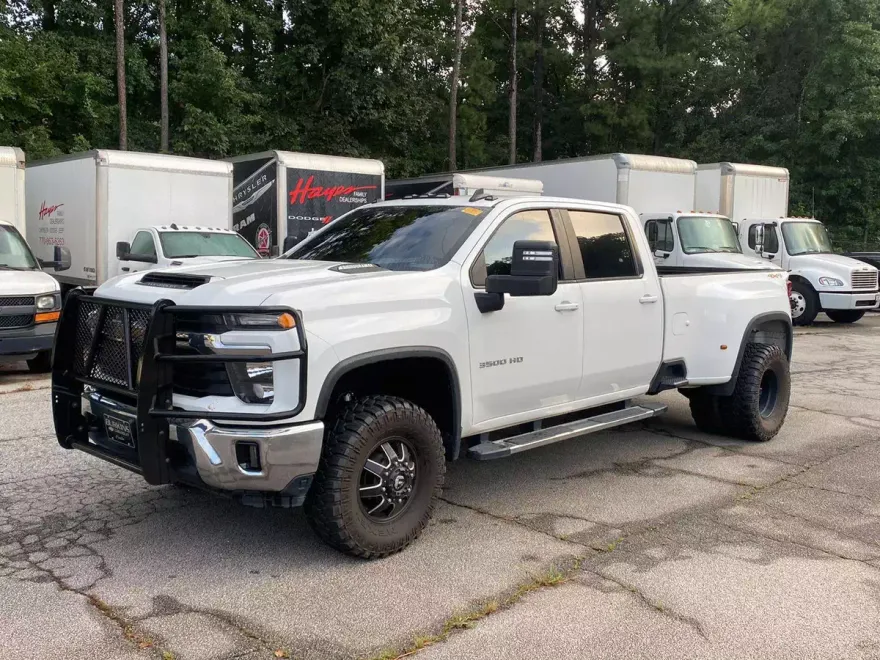 2024 Chevrolet Silverado 3500HD LT photo 1